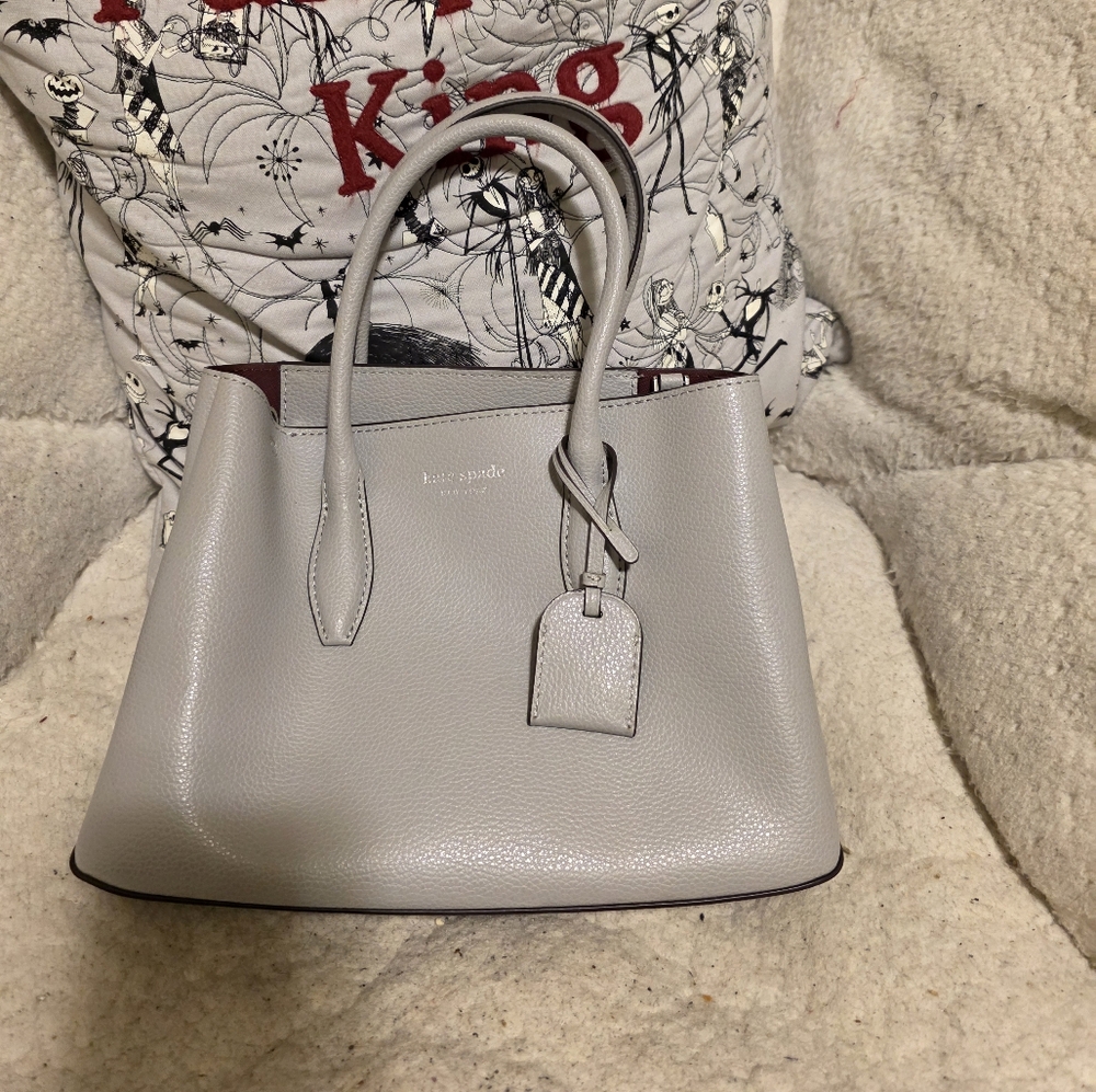 Elegant Gray Handbag